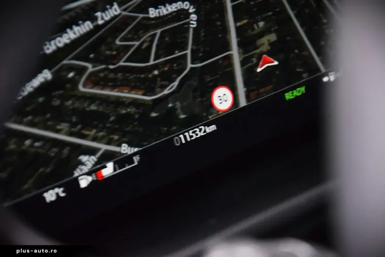 Land Rover Defender din 2025 cu 11.484 km - oferta LAN164000 - foto 16