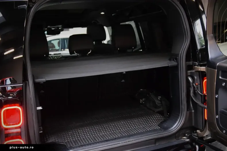 Land Rover Defender din 2025 cu 11.484 km - oferta LAN164000 - foto 18