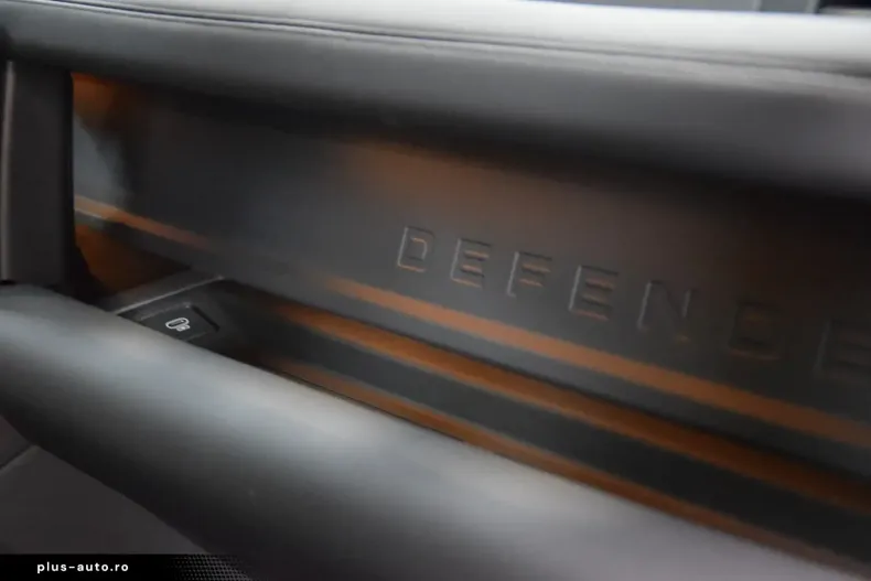 Land Rover Defender din 2025 cu 11.484 km - oferta LAN164000 - foto 21