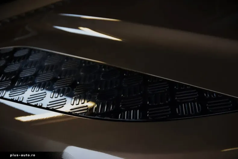 Land Rover Defender din 2025 cu 11.484 km - oferta LAN164000 - foto 34