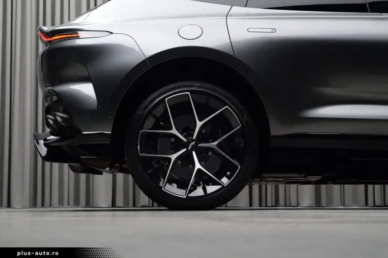 Aston Martin DBX din 2024 cu 2.500 km - oferta AST164001 - foto 17