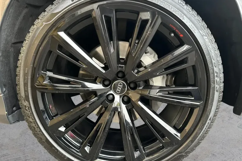 Audi Q8 din 2025 cu 23.750 km - oferta AUD164017 - foto 7