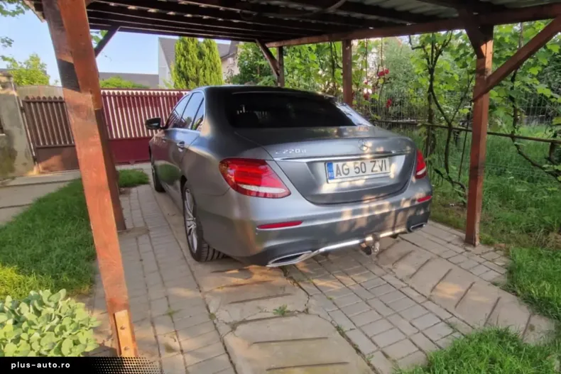 Mercedes-Benz E 220 din 2020 cu 129.800 km - oferta MER164026 - foto 4