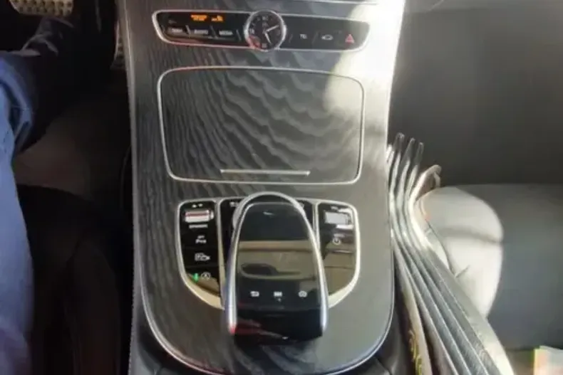 Mercedes-Benz E 220 din 2020 cu 129.800 km - oferta MER164026 - foto 14