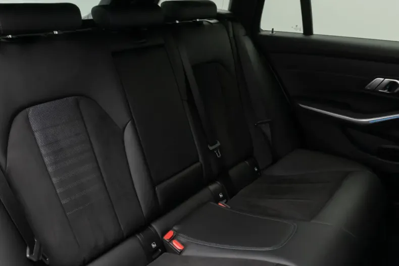 BMW 330 din 2021 cu 50.373 km - oferta BMW164046 - foto 29