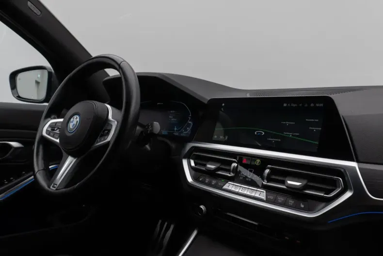 BMW 330 din 2021 cu 50.373 km - oferta BMW164046 - foto 37