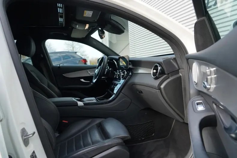 Mercedes-Benz GLC 300 din 2020 cu 46.000 km - oferta MER164056 - foto 16