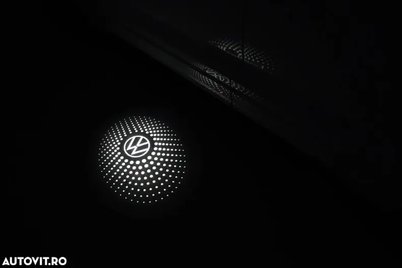 Volkswagen Touareg din 2025 cu 4.000 km - oferta VOL164058 - foto 9