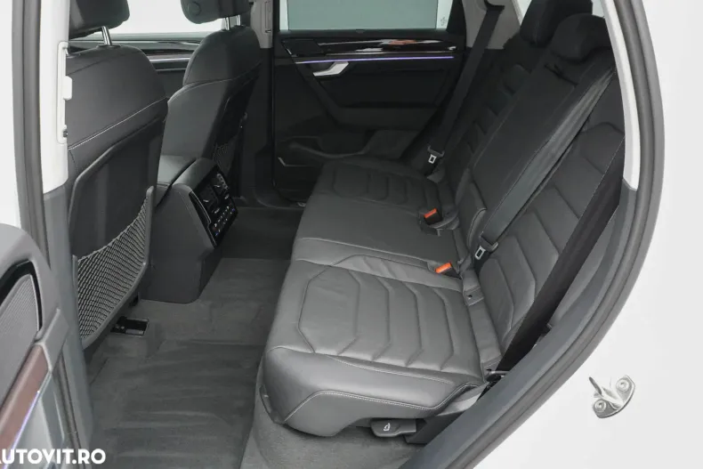 Volkswagen Touareg din 2025 cu 4.000 km - oferta VOL164058 - foto 16