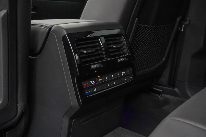 Volkswagen Touareg din 2025 cu 4.000 km - oferta VOL164058 - foto 17