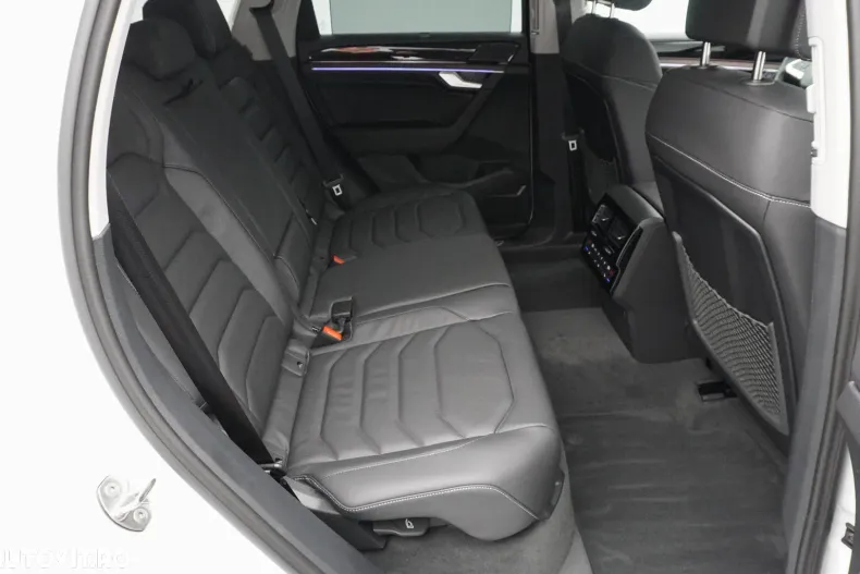 Volkswagen Touareg din 2025 cu 4.000 km - oferta VOL164058 - foto 18