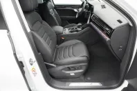 Volkswagen Touareg din 2025 cu 4.000 km - oferta VOL164058 - foto 19