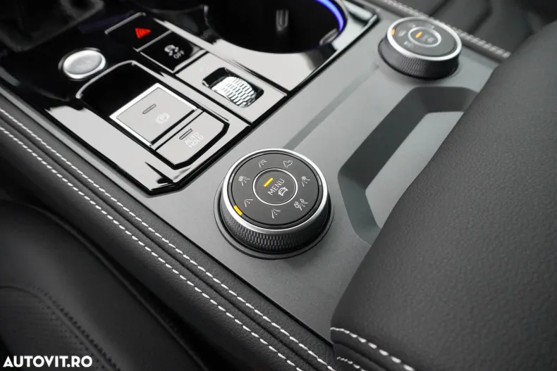 Volkswagen Touareg din 2025 cu 4.000 km - oferta VOL164058 - foto 28