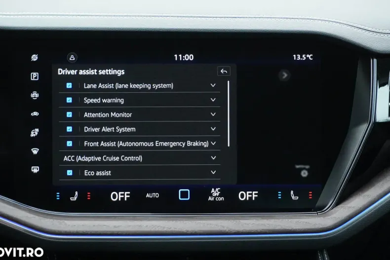 Volkswagen Touareg din 2025 cu 4.000 km - oferta VOL164058 - foto 31