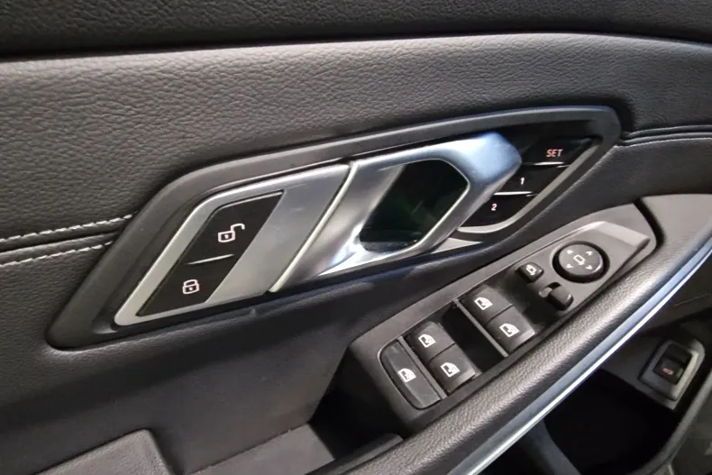 BMW Seria 3 din 2023 cu 156.000 km - oferta BMW164073 - foto 14