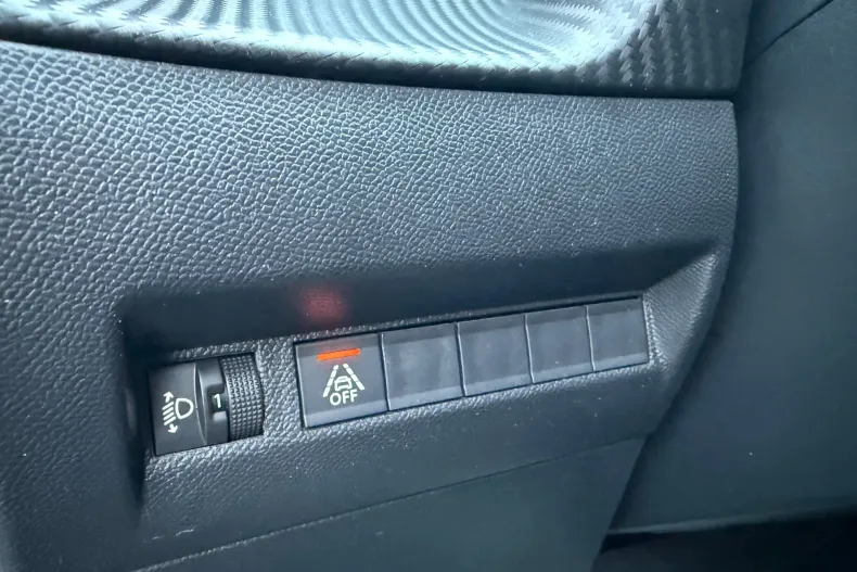 Peugeot 2008 din 2020 cu 77.770 km - oferta PEU164075 - foto 13