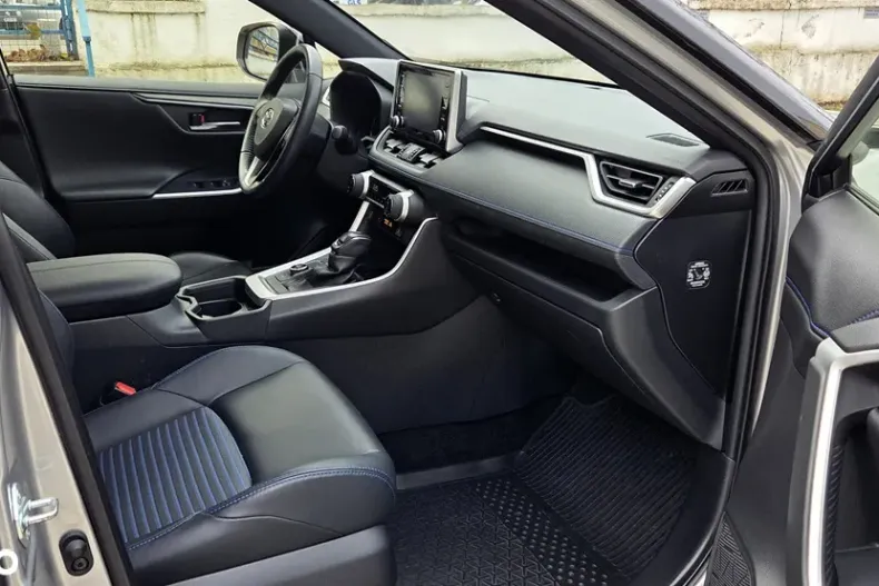 Toyota RAV4 din 2020 cu 39.560 km - oferta TOY164076 - foto 9