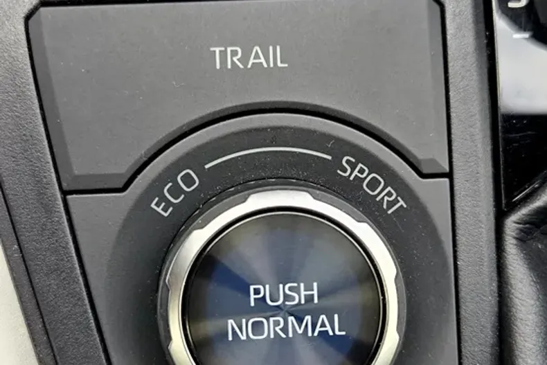 Toyota RAV4 din 2020 cu 39.560 km - oferta TOY164076 - foto 27