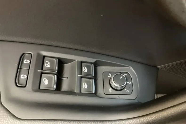 Volkswagen Touareg din 2024 cu 27.200 km - oferta VOL164079 - foto 9