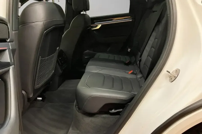 Volkswagen Touareg din 2024 cu 27.200 km - oferta VOL164079 - foto 14