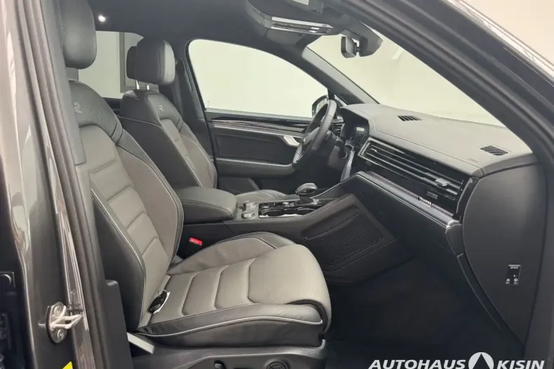 Volkswagen Touareg din 2024 cu 15.877 km - oferta VOL164080 - foto 7