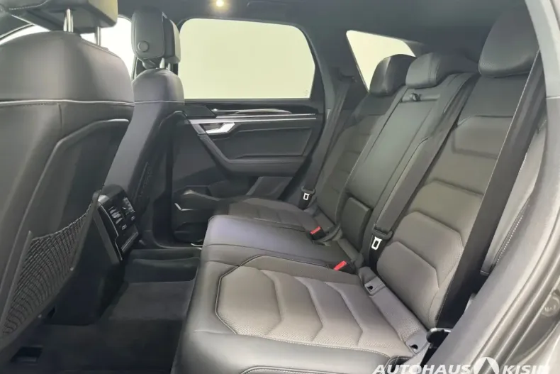 Volkswagen Touareg din 2024 cu 15.877 km - oferta VOL164080 - foto 8