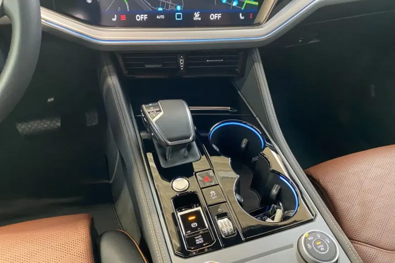 Volkswagen Touareg din 2024 cu 8.914 km - oferta VOL164081 - foto 8