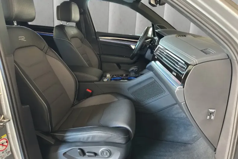Volkswagen Touareg din 2024 cu 14.900 km - oferta VOL164083 - foto 15