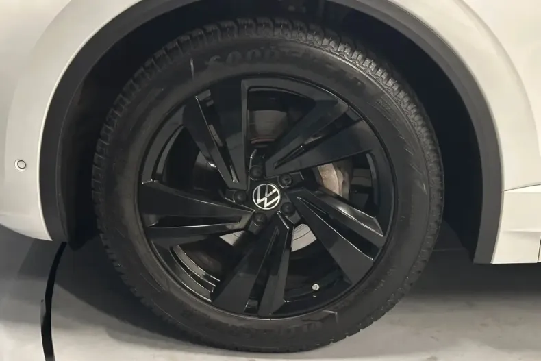 Volkswagen Touareg din 2025 cu 24.000 km - oferta VOL164084 - foto 9