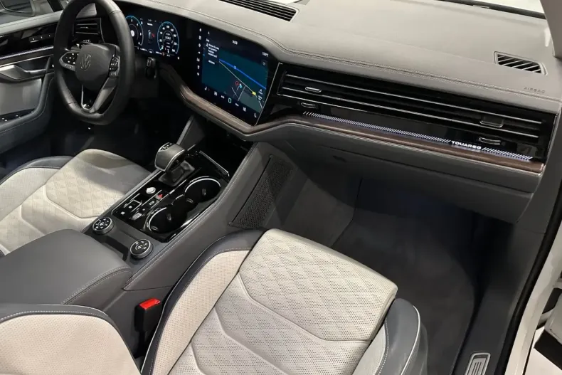 Volkswagen Touareg din 2025 cu 24.000 km - oferta VOL164084 - foto 11