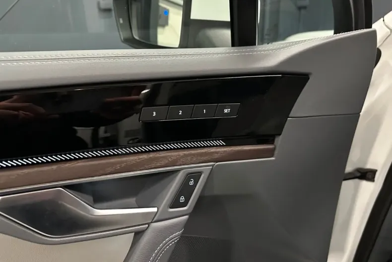 Volkswagen Touareg din 2025 cu 24.000 km - oferta VOL164084 - foto 14