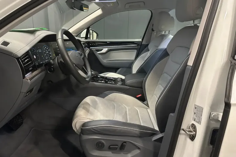 Volkswagen Touareg din 2025 cu 24.000 km - oferta VOL164084 - foto 15