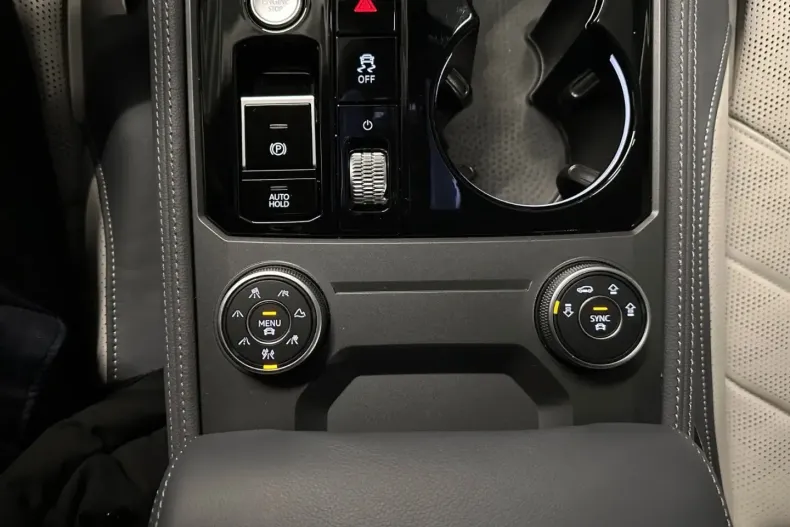 Volkswagen Touareg din 2025 cu 24.000 km - oferta VOL164084 - foto 21