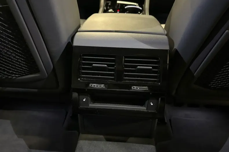 Volkswagen Touareg din 2025 cu 24.000 km - oferta VOL164084 - foto 27