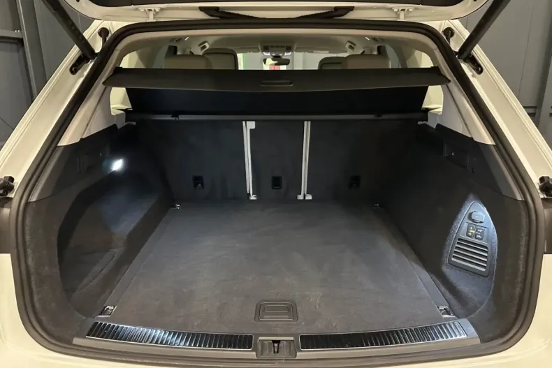 Volkswagen Touareg din 2025 cu 24.000 km - oferta VOL164084 - foto 28