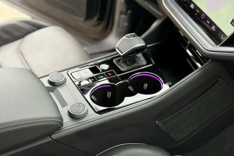 Volkswagen Touareg din 2024 cu 22.000 km - oferta VOL164085 - foto 18