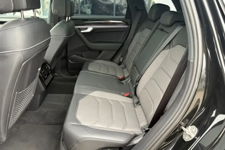 Volkswagen Touareg din 2024 cu 22.000 km - oferta VOL164085 - foto 26