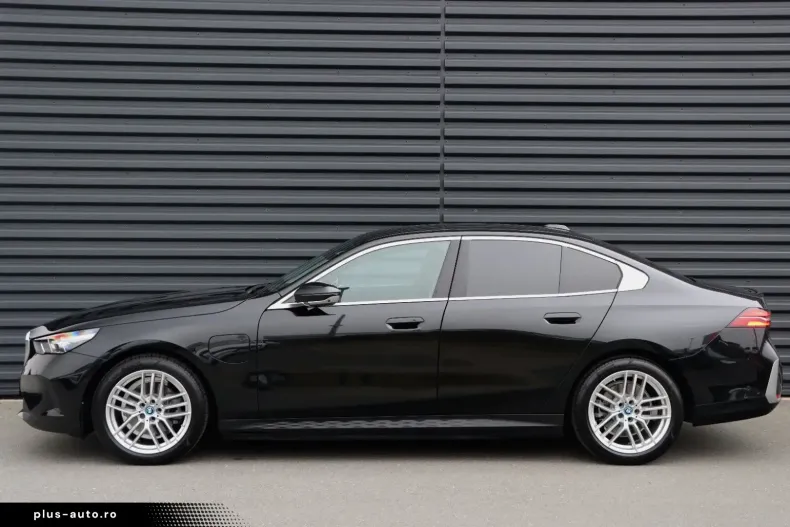 BMW 530 din 2024 cu 77.900 km - oferta BMW164086 - foto 4