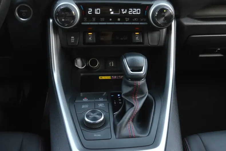 Toyota RAV4 din 2023 cu 102.600 km - oferta TOY164088 - foto 20