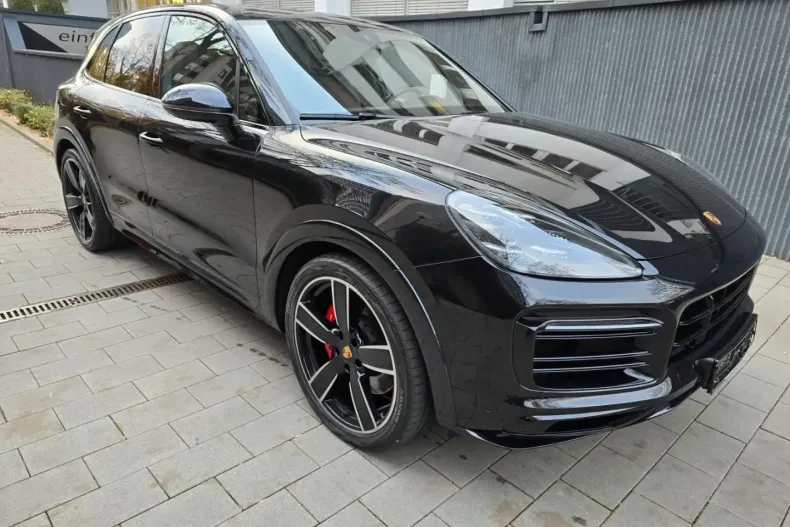 Porsche Cayenne din 2022 cu 45.000 km - oferta POR164089 - foto 1