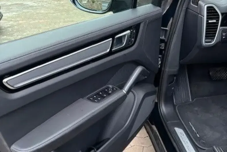 Porsche Cayenne din 2023 cu 55.000 km - oferta POR164093 - foto 3