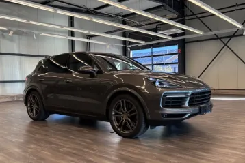 Porsche Cayenne din 2022 - oferta POR164095