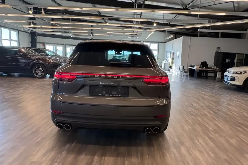 Porsche Cayenne din 2022 cu 70.800 km - oferta POR164095 - foto 4