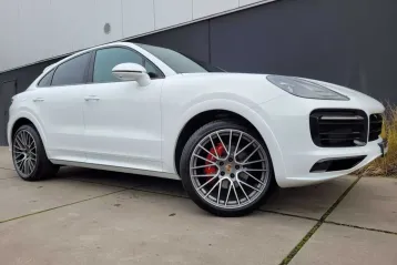 Porsche Cayenne din 2021 - oferta POR164097