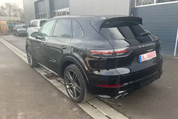 Porsche Cayenne din 2021 - oferta POR164099