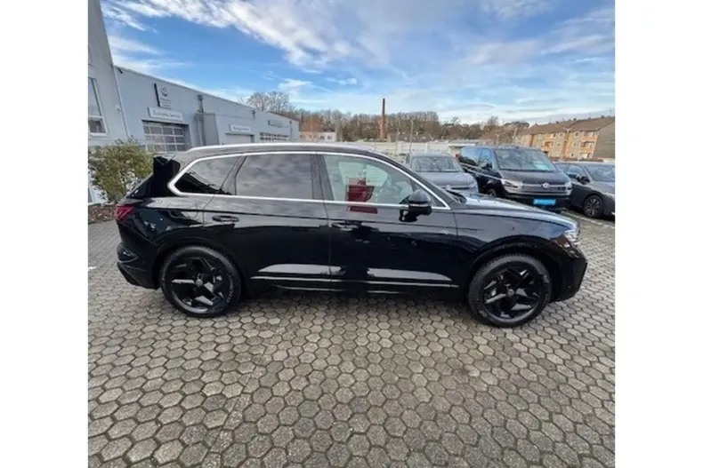 Volkswagen Touareg din 2025 cu 25.393 km - oferta VOL164105 - foto 4