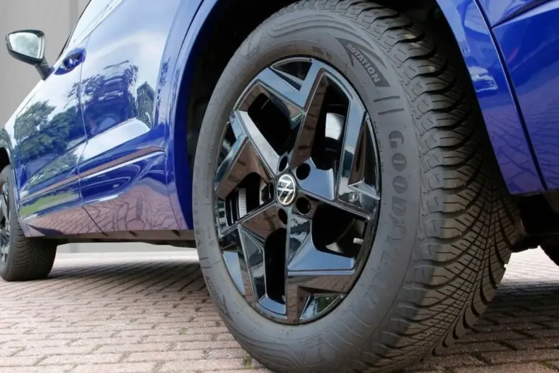 Volkswagen Touareg din 2024 cu 17.800 km - oferta VOL164106 - foto 4