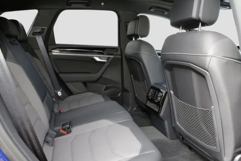 Volkswagen Touareg din 2024 cu 17.800 km - oferta VOL164106 - foto 10