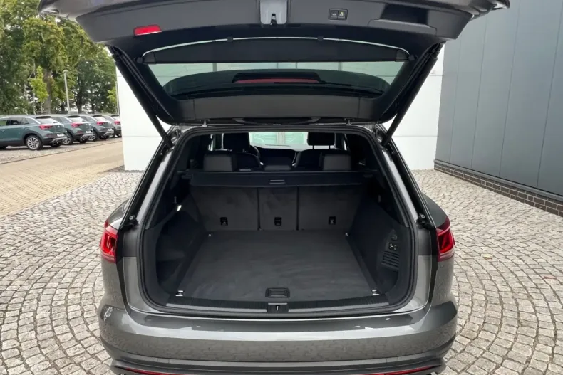 Volkswagen Touareg din 2024 cu 17.281 km - oferta VOL164109 - foto 5