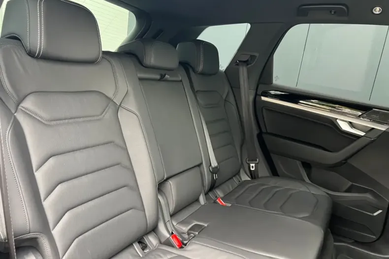 Volkswagen Touareg din 2024 cu 17.281 km - oferta VOL164109 - foto 8